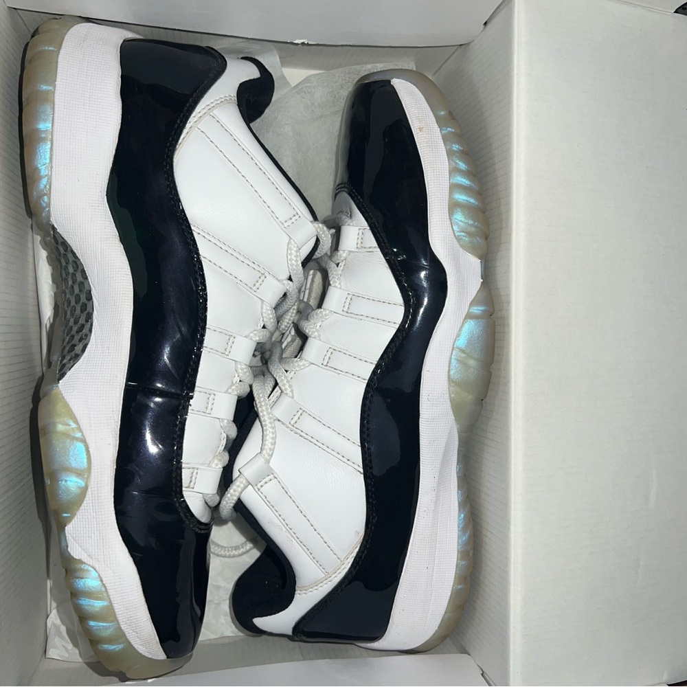 jordan 11 low easter emerald size 11